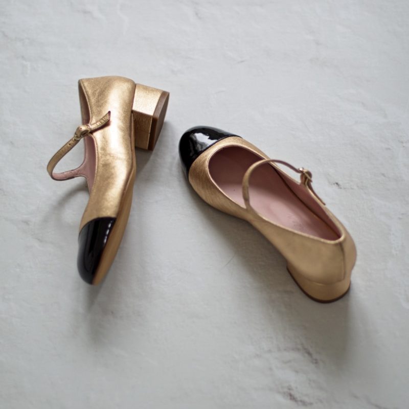 Zapatos de tacón CHLOÉ bicolor Dorado / Punta charol negro